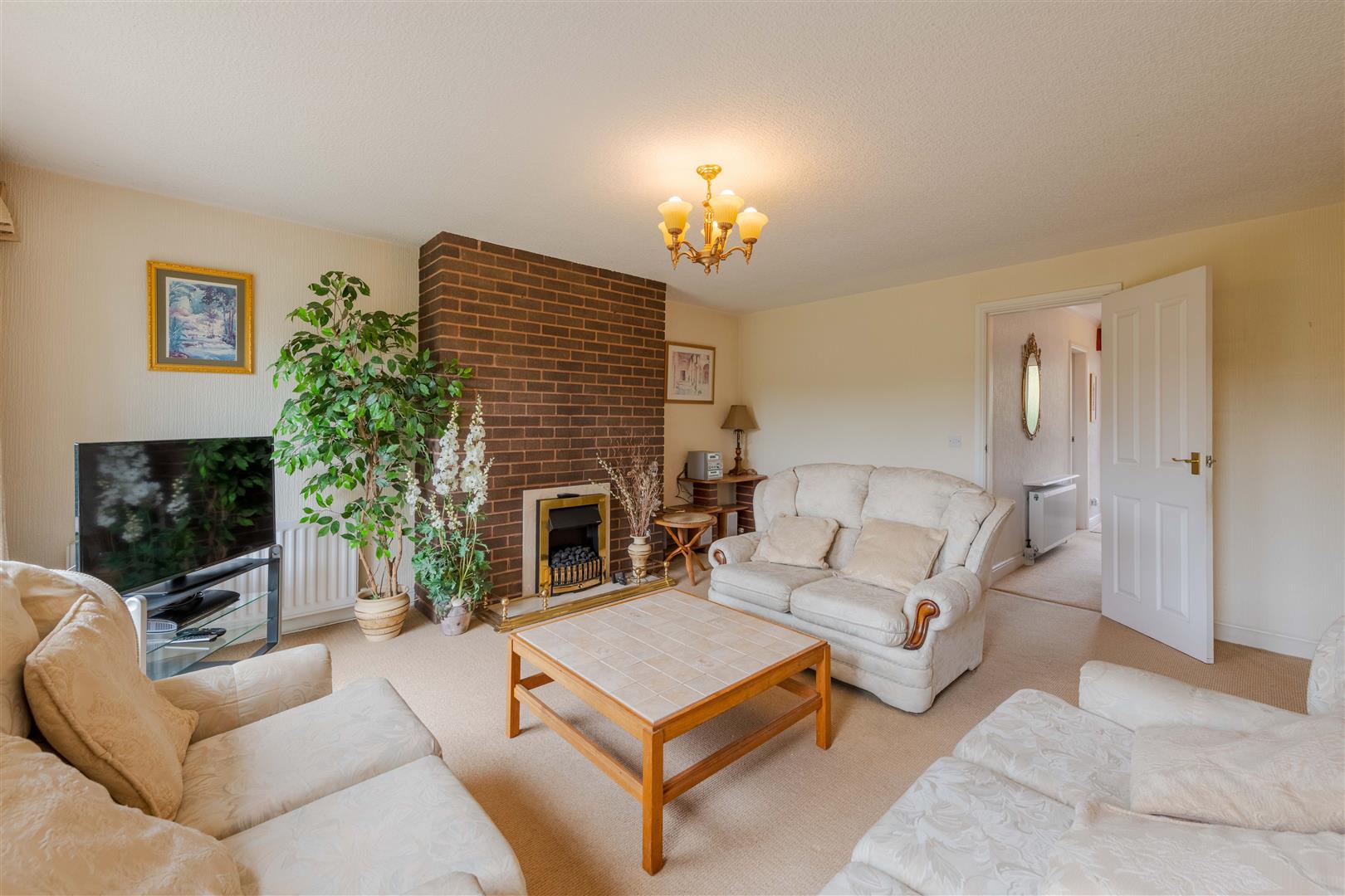 3 bed property in Harborough Walk, Stourbridge